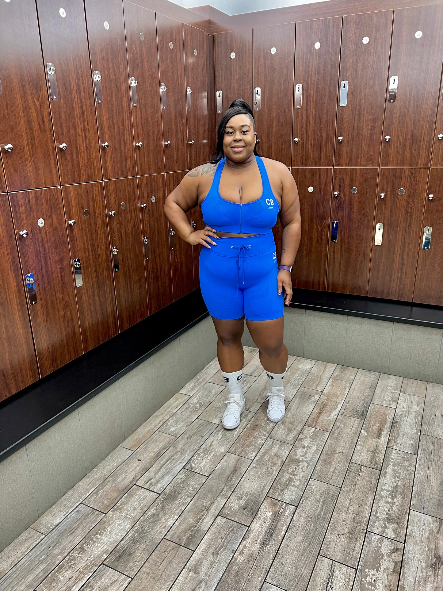 Chic Body Ribbed Zipped Sports Bra- Pool Side